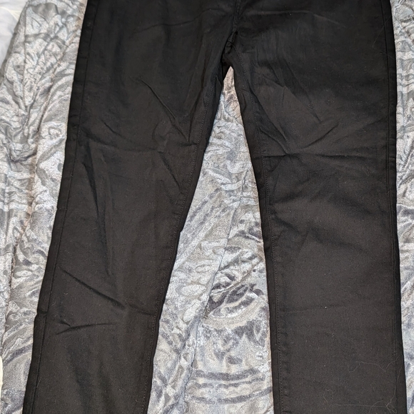 Purse,pants & face merchandise - Picture 15 of 16